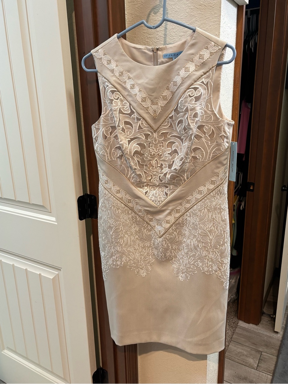 ANTONIO MELANI Sleeveless Embroidered Sheath Dress in Beige and White